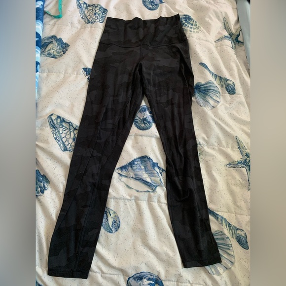 Lululemon Align High Rise Camo Leggings size 6 - Picture 3 of 7